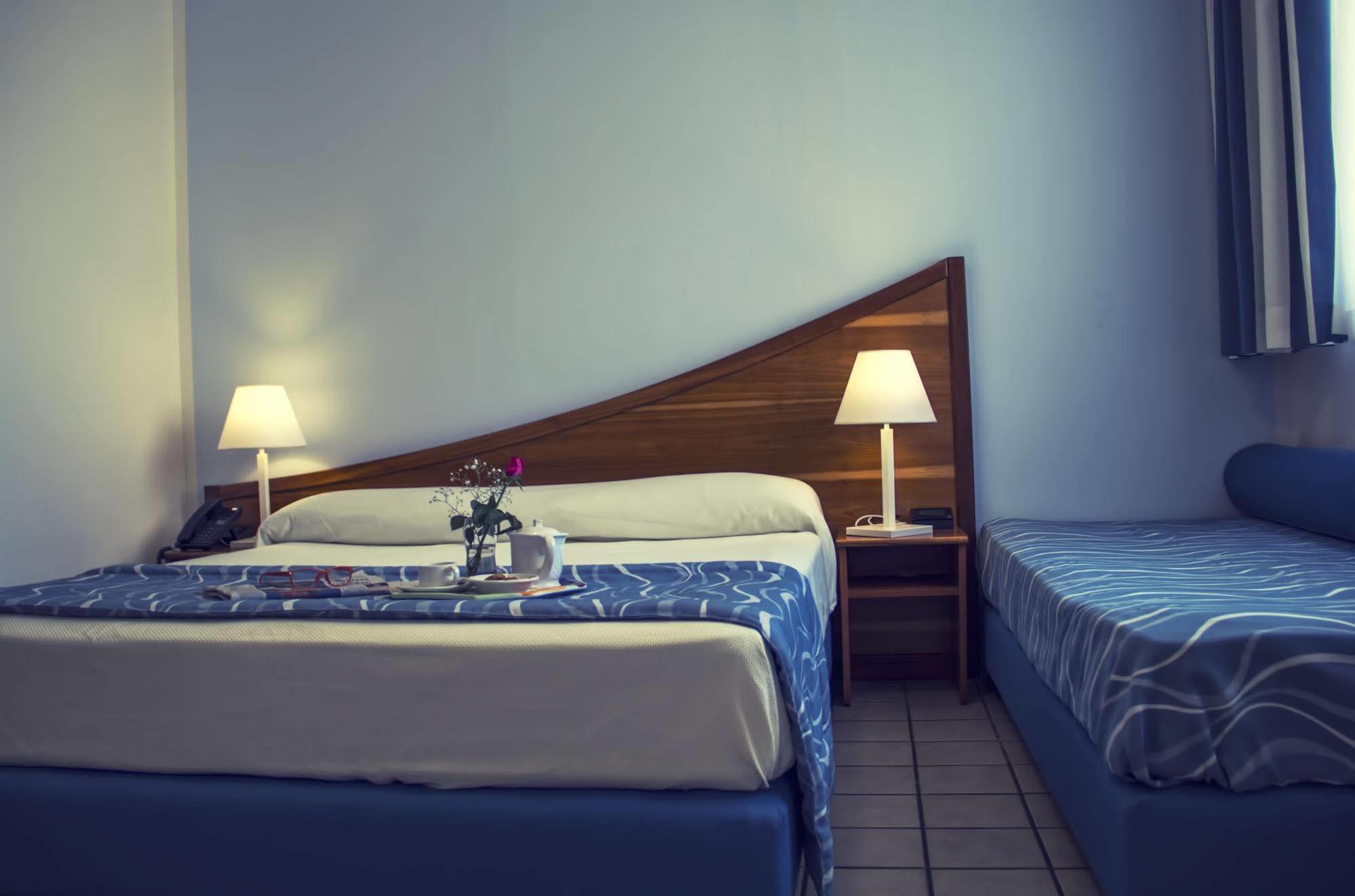Hotel Sirenetta Ізола-делле-Фемміне Екстер'єр фото