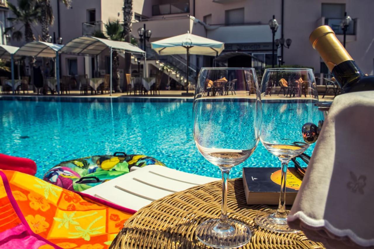 Hotel Sirenetta Ізола-делле-Фемміне Екстер'єр фото
